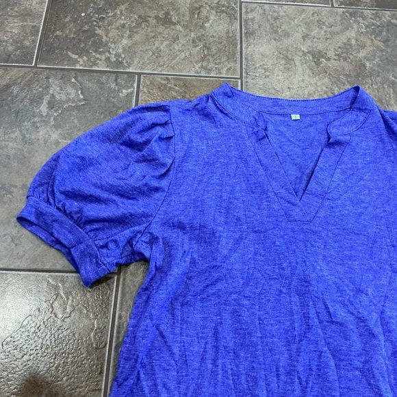 ❄3/$26 Xmas sale❄ Women's purple Top - Picture 2 of 3